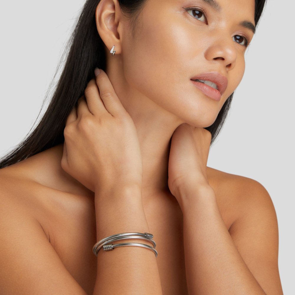 Pulsera de plata retorcida